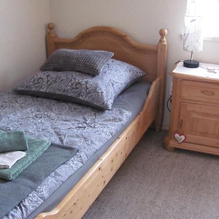 #2 Ruhiges Gemuetliches Ferienzimmer Mit 2 Einzelbetten Gemeinschaftsbad W-Lan Airport Nah Late Night Check In Haus Nr 9,5 Trunkelsberg Экстерьер фото