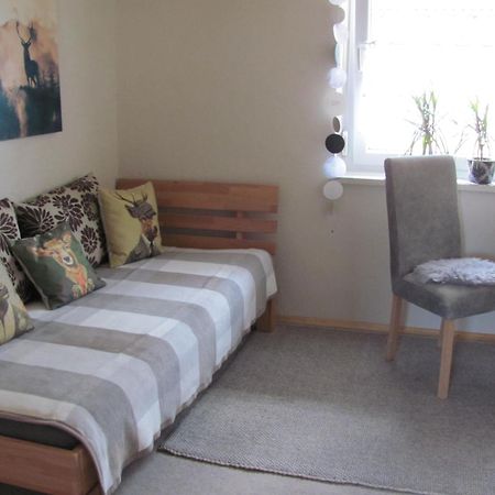 #2 Ruhiges Gemuetliches Ferienzimmer Mit 2 Einzelbetten Gemeinschaftsbad W-Lan Airport Nah Late Night Check In Haus Nr 9,5 Trunkelsberg Экстерьер фото