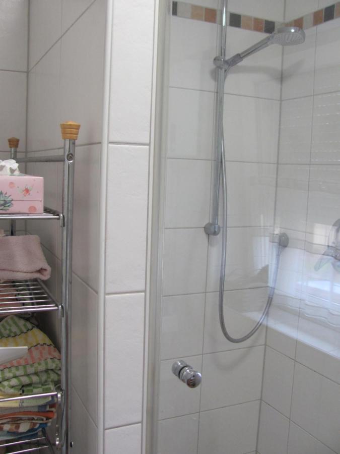 #2 Ruhiges Gemuetliches Ferienzimmer Mit 2 Einzelbetten Gemeinschaftsbad W-Lan Airport Nah Late Night Check In Haus Nr 9,5 Trunkelsberg Экстерьер фото